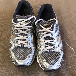 Mizuno running shoes